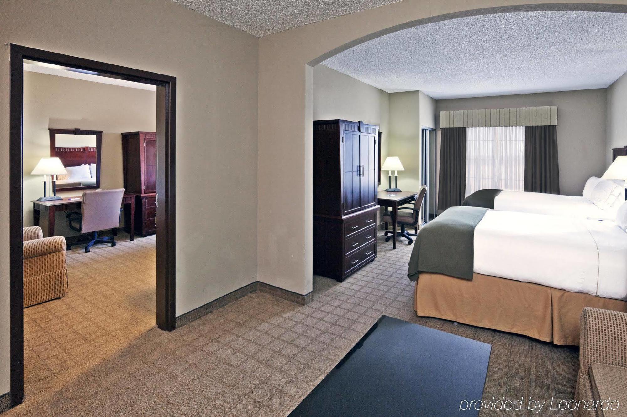 Holiday Inn Express Hotel & Suites Shawnee I-40 By Ihg Room photo